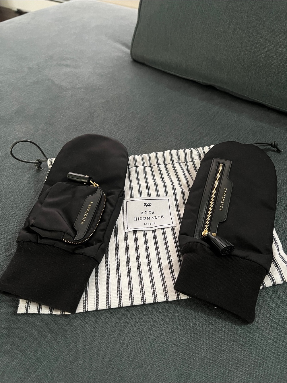 Anya Hindmarch Black Zip-Pocket Mittens